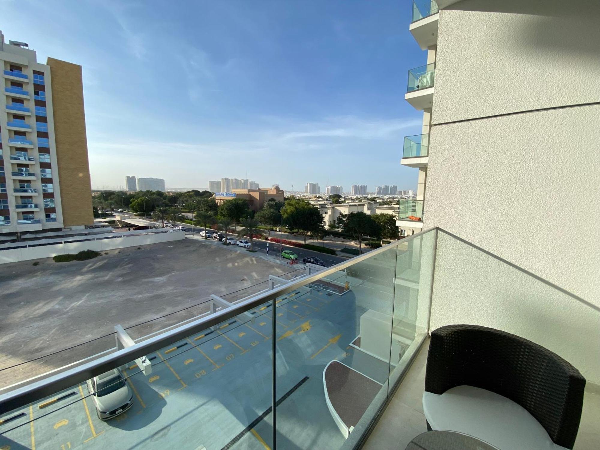 Beautiful Whit Pool Rooftop Near Metro Apartment