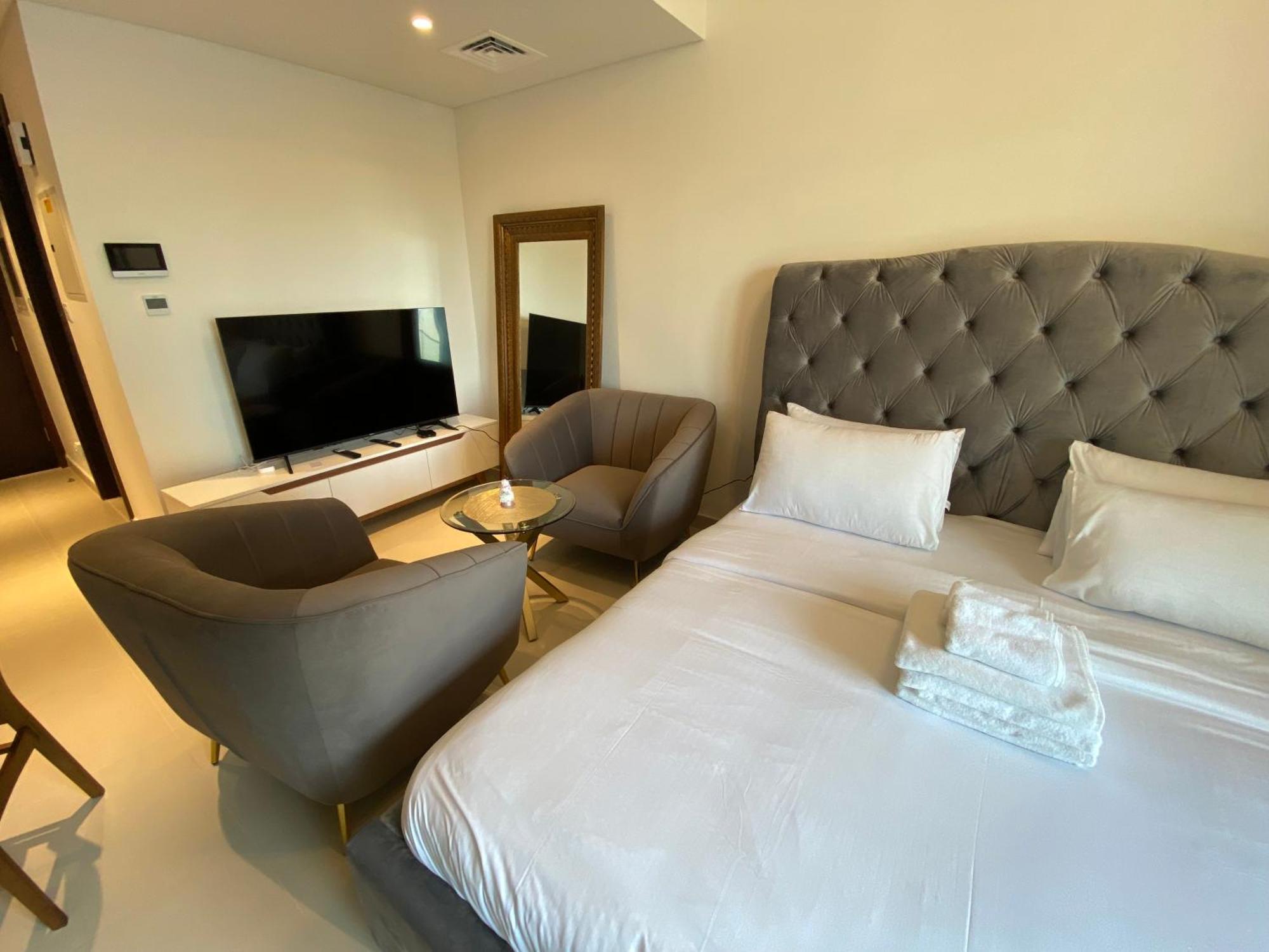 Beautiful Whit Pool Rooftop Near Metro Apartment *