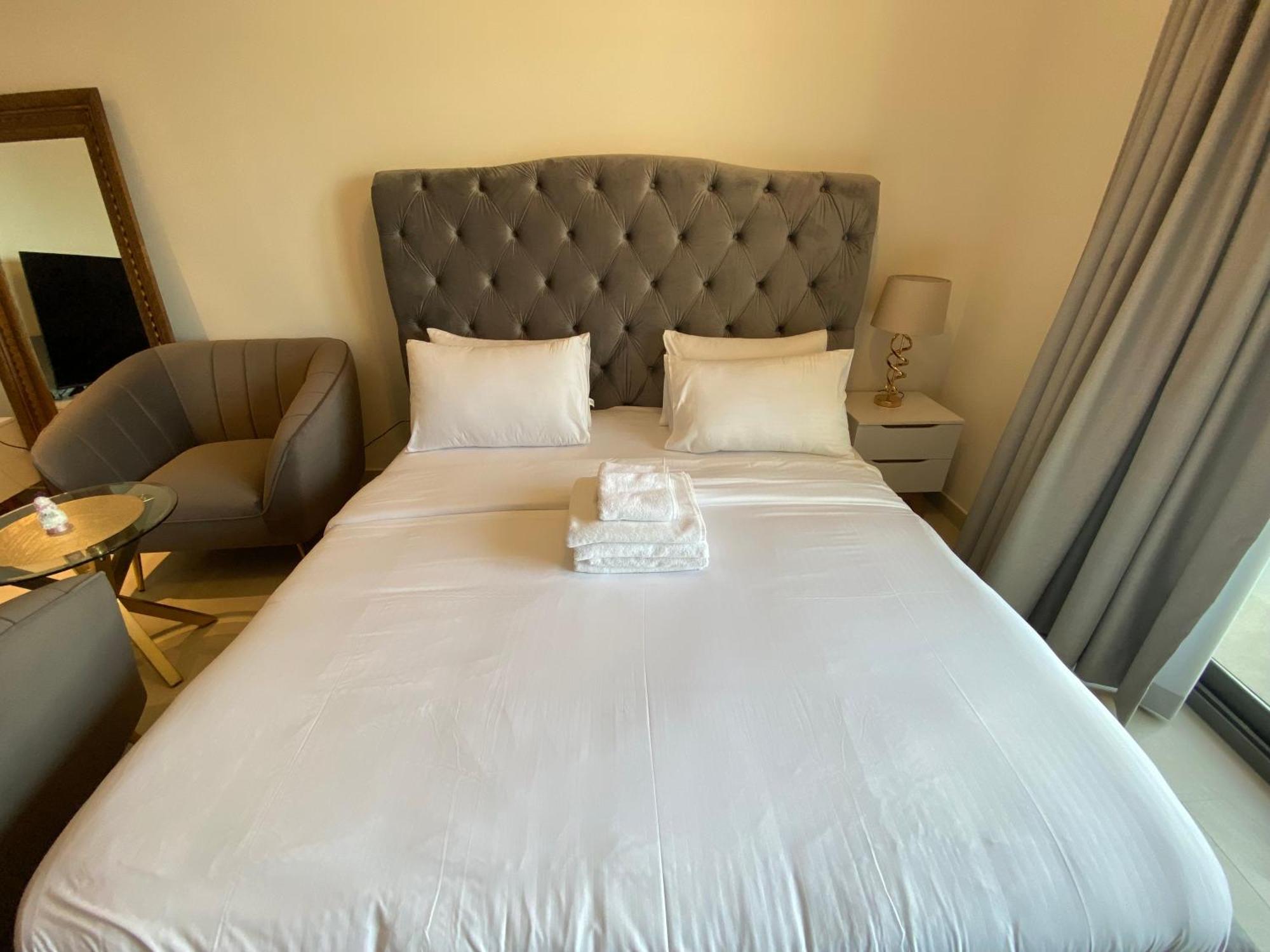 Apartment Beautiful Whit Pool Rooftop Near Metro *